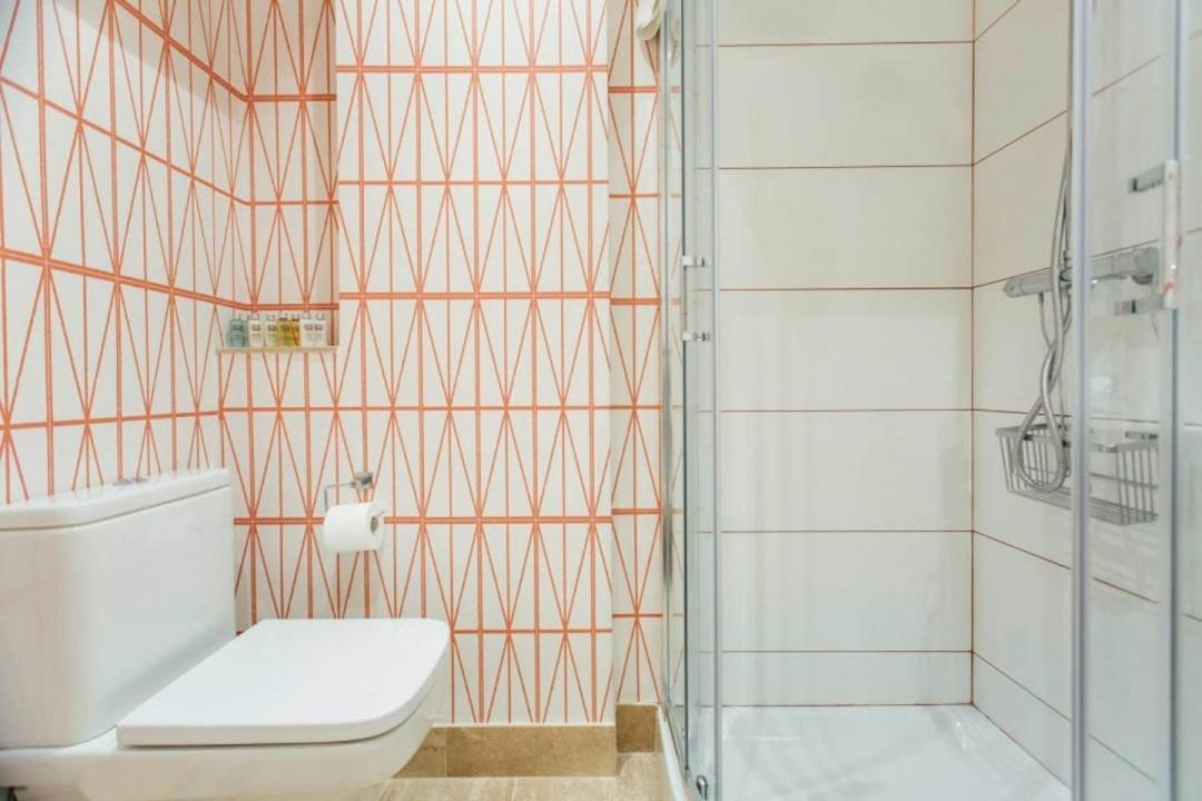 New With Height- 2Bd 1Bth- Pajaritos Apartamento Sevilha Exterior foto