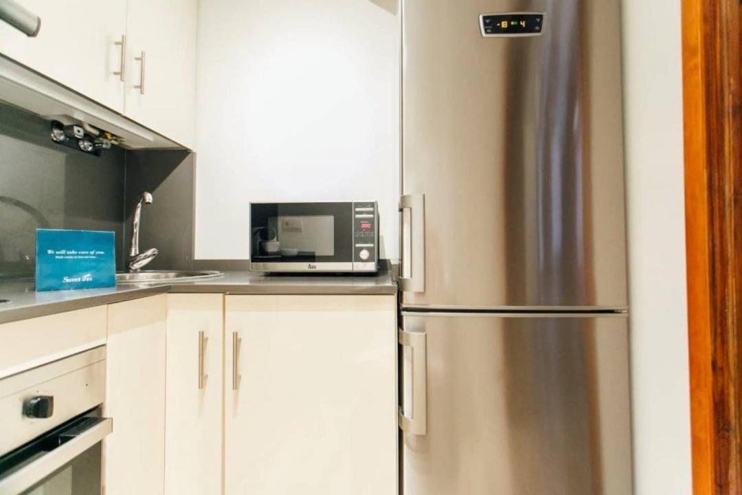 New With Height- 2Bd 1Bth- Pajaritos Apartamento Sevilha Exterior foto